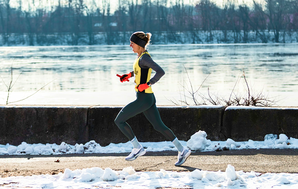 Débuter la course à pied en hiver : équipement, respiration et nutrition adaptée